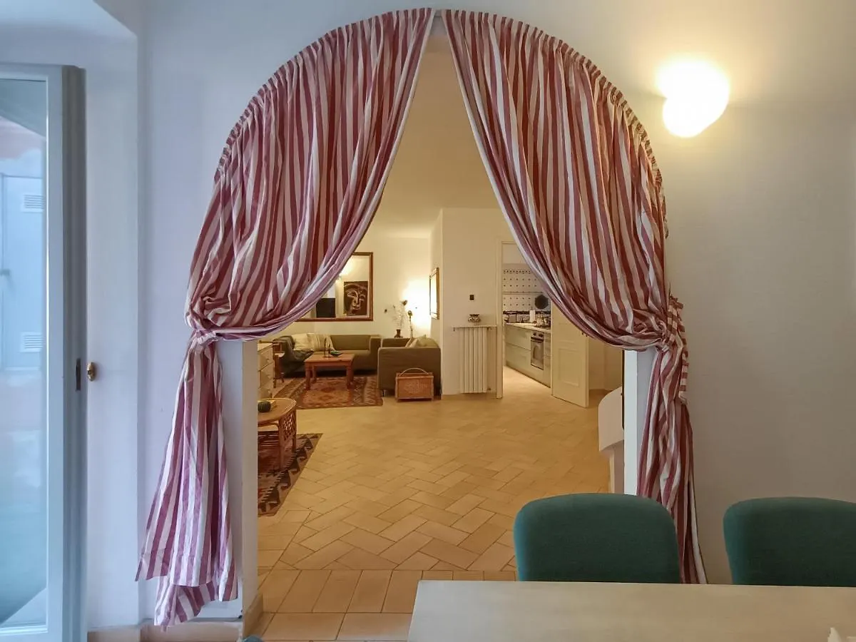 Altido Villa Milva With Car Park Beside The Beach Paraggi Apartment